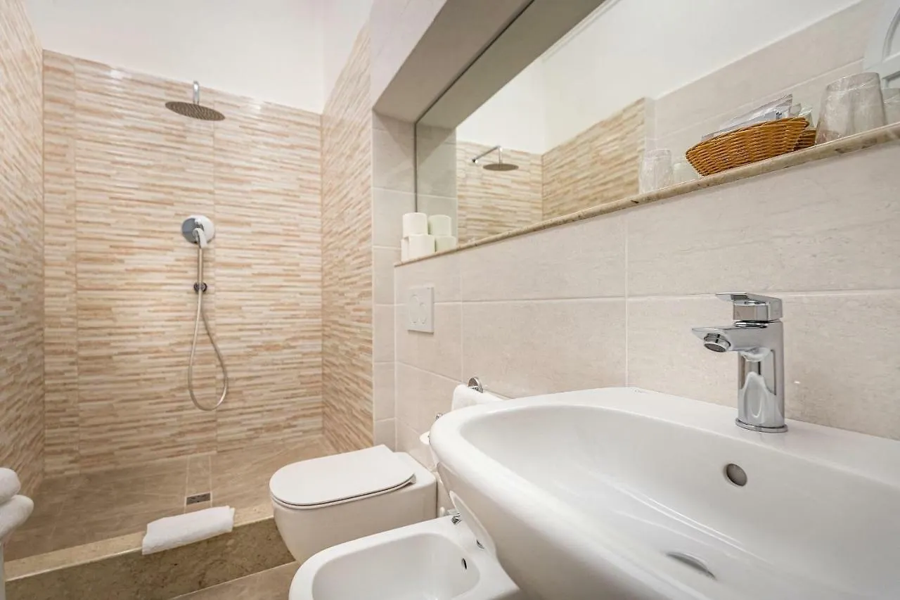 Residenza Alessandra Florence 2*,